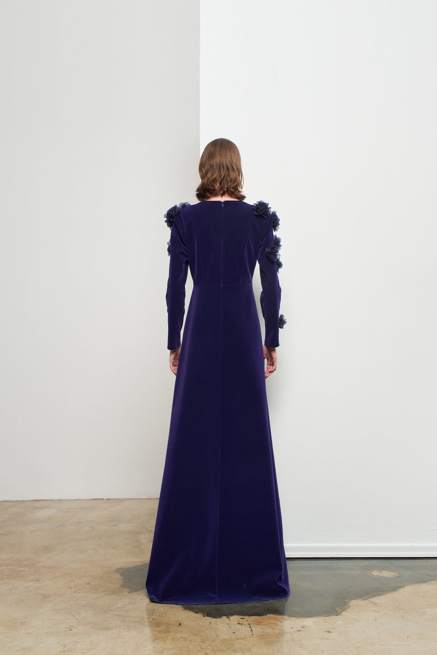 Kadın Çiçek Detaylı Uzun Kadife Elbise