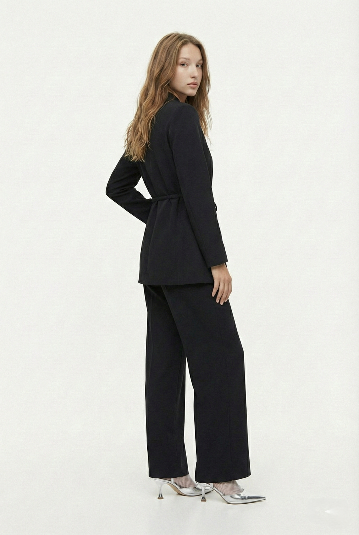 Uzun Kollu Beli Bağcıklı Ceket