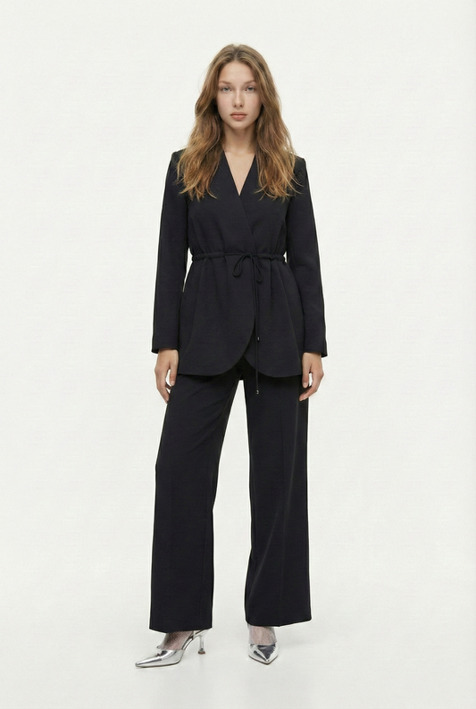 Uzun Kollu Beli Bağcıklı Ceket