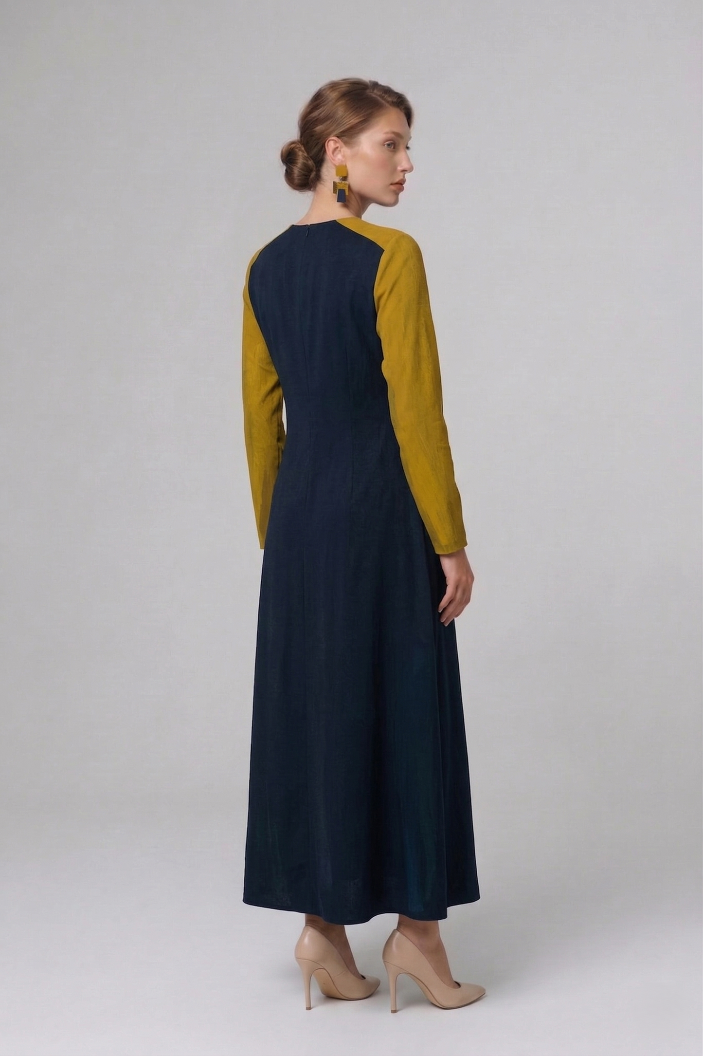 Kadın Yuvarlak Yaka Asimetrik Elbise