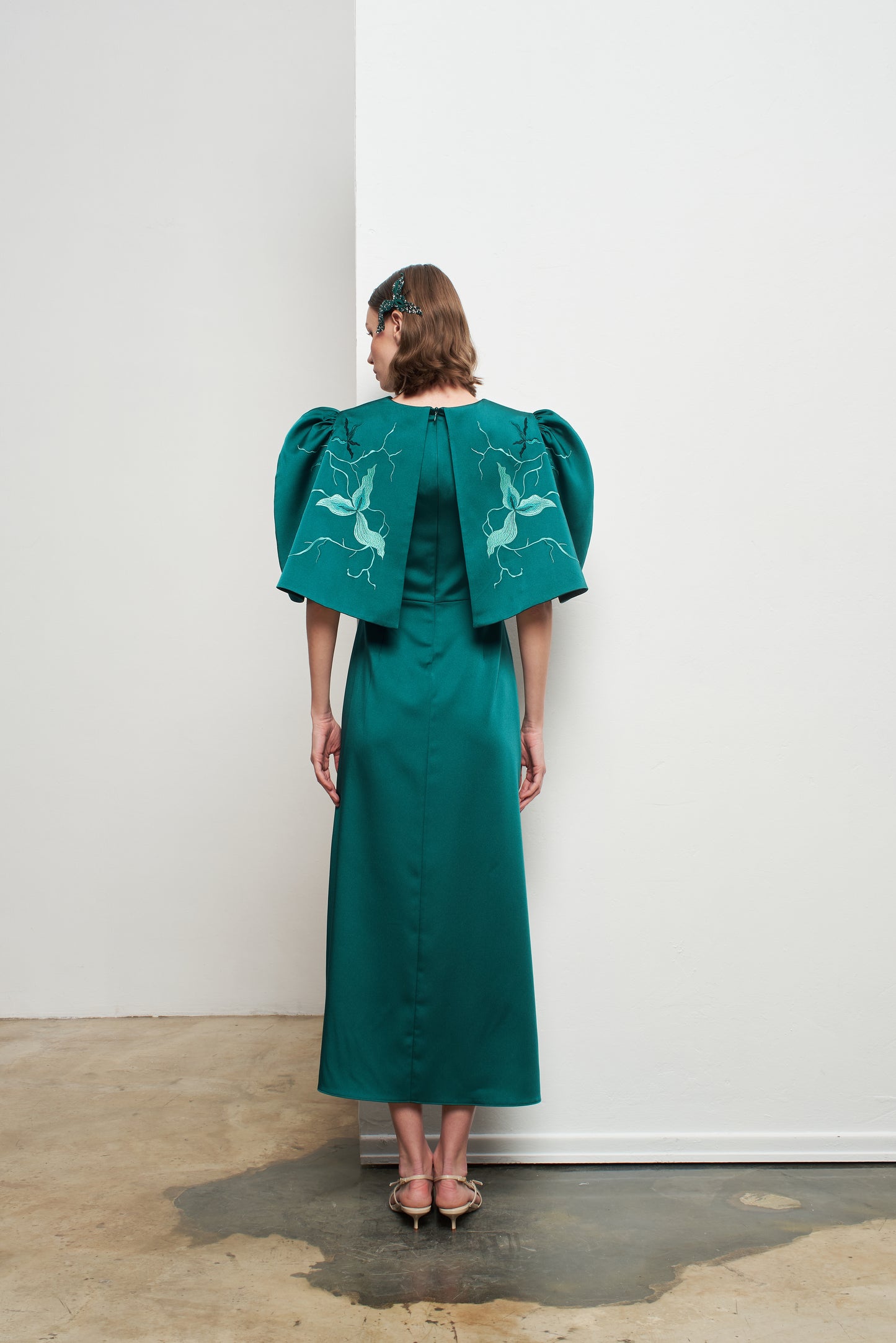 Kadın Uzun Kolsuz Saten Elbise