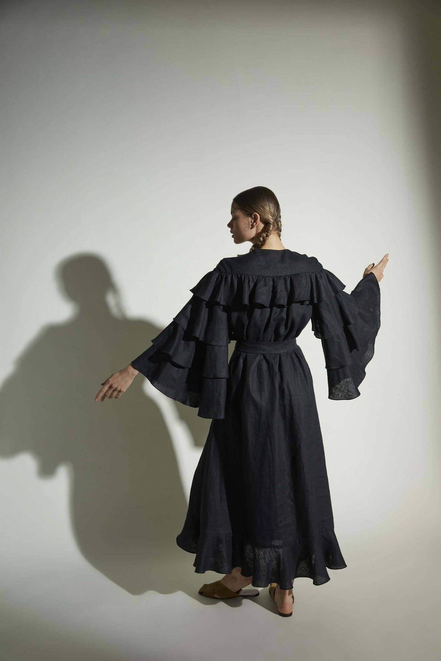 Kolları Volanlı Elbise