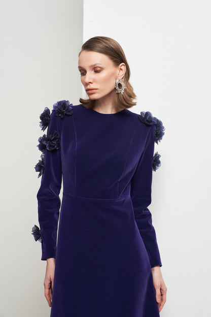 Kadın Çiçek Detaylı Uzun Kadife Elbise