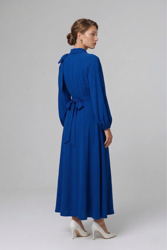 Kadın Yakası Broşlu Gömlek Yaka Elbise