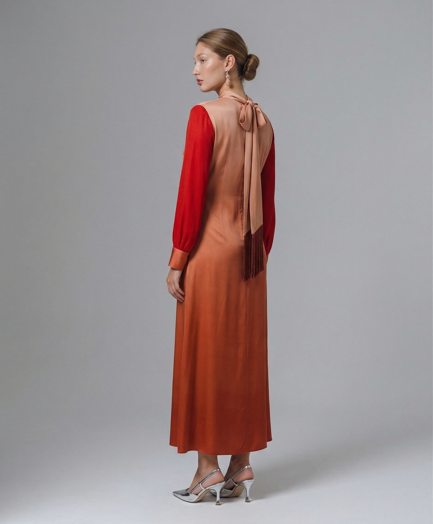 Kadın Yakası Drapeli Arkadan Bağlamalı Uzun Elbise