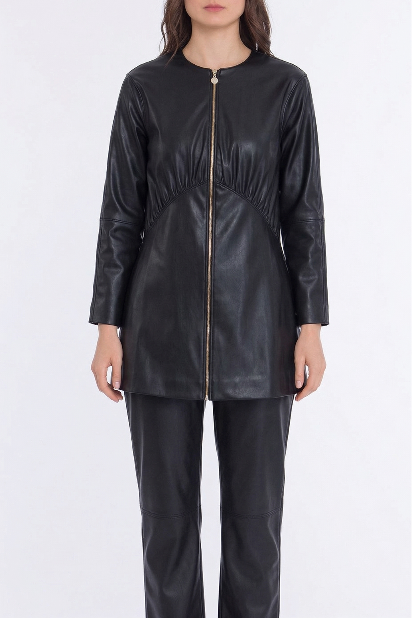 Kadın Fermuar Detaylı Büzgülü Deri Ceket