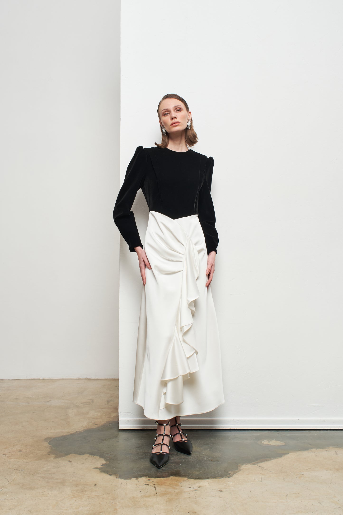 Kadın Uzun Kollu Altı Saten Detaylı Kadife Elbise