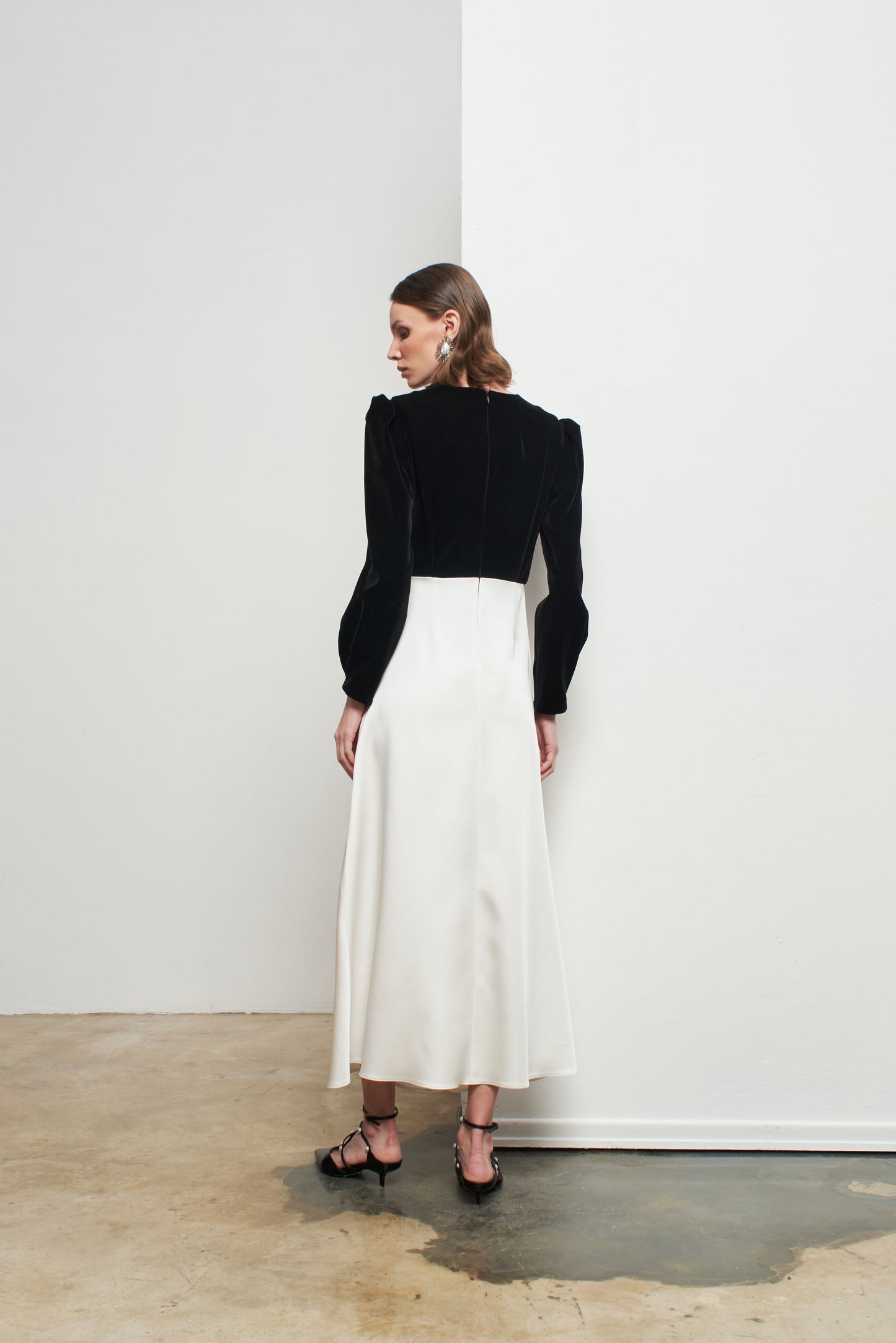 Kadın Uzun Kollu Altı Saten Detaylı Kadife Elbise