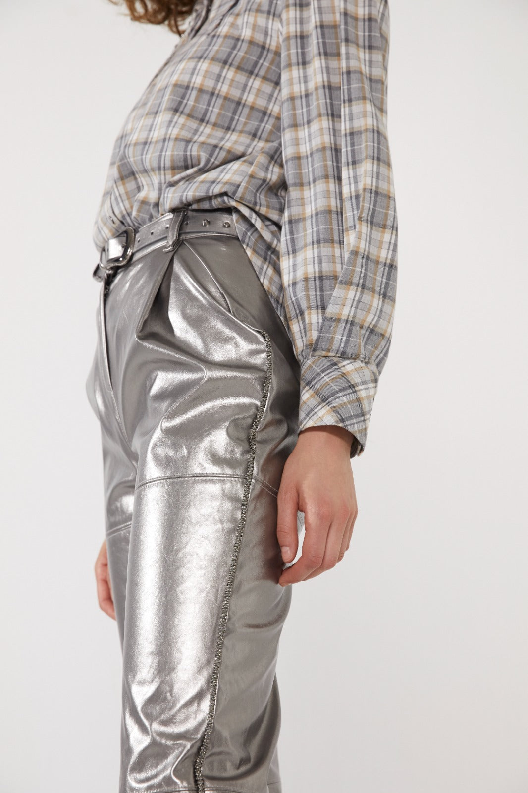 Brand New Zara Silver Metallic Pants size 32, Women's Fashion, Bottoms,  Other Bottoms on Carousell