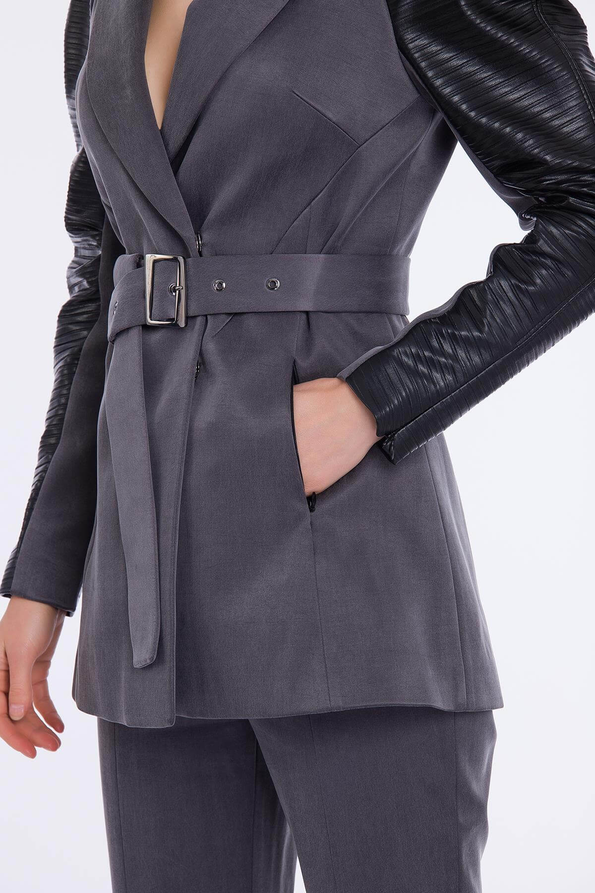 Kadın Kolu Deri Detaylı Ceket